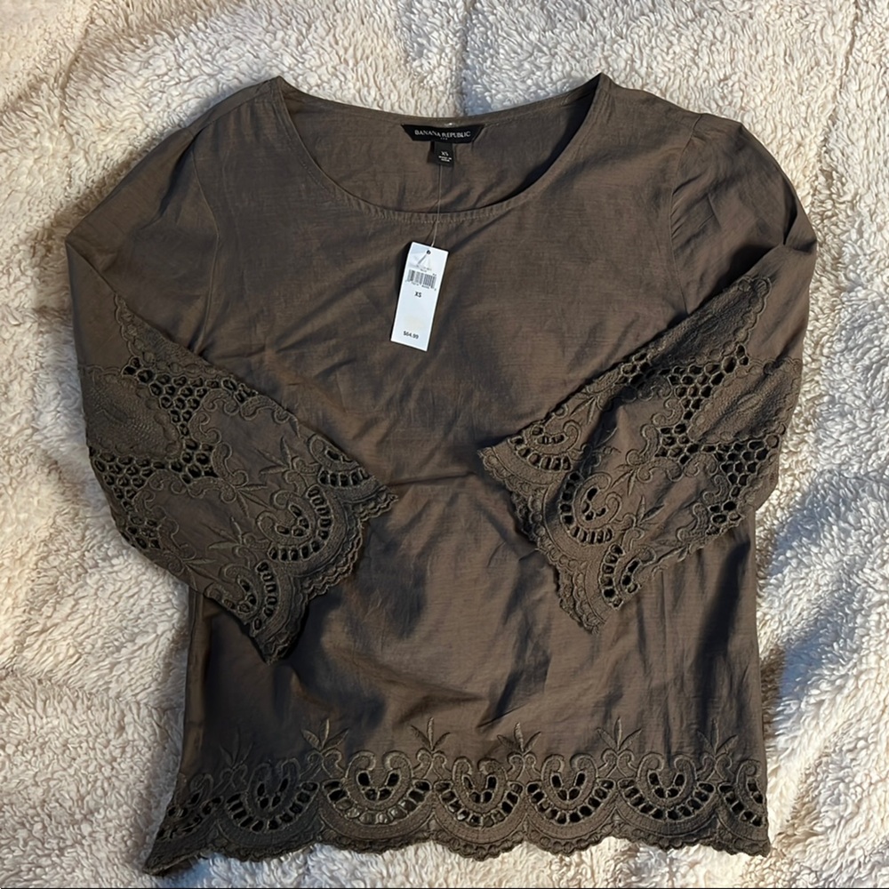 Chic Gray Lace Sleeve Top